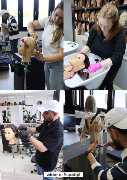 Vier Fotos zeigen angehende Friseurinnen und Friseure bei der Arbeit an einem Puppenkopf in einem modernen Friseursalon. Auf dem ersten Bild wird das Haar des Puppenkopfs mit einem Kamm und einer Sprühflasche bearbeitet. Das zweite Bild zeigt das Ausspülen der Haare am Waschbecken, wobei die Person pinkfarbene Handschuhe trägt. Im dritten Bild werden Haarsträhnen mit Folien abgeteilt, vermutlich für eine Färbetechnik. Das vierte Bild zeigt das Schneiden der Haare mit einer Schere. Im Hintergrund sind weitere Puppenköpfe auf Regalen zu sehen. Die Szene verdeutlicht die praktische Ausbildung im Rahmen des Lernfeldes „Komplexe Friseurdienstleistungen durchführen“.